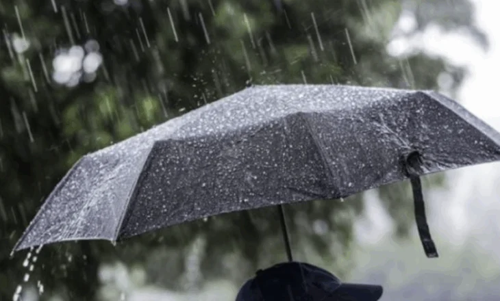 Dita e sotme me vranësira dhe reshje shiu dhe shtrëngata