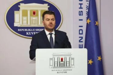 “Do të luftojmë deri në fund”/ “Mundësia” denoncon Belinda Ballukun: E pandehur nga SPAK, por vijon të jetë në detyrë