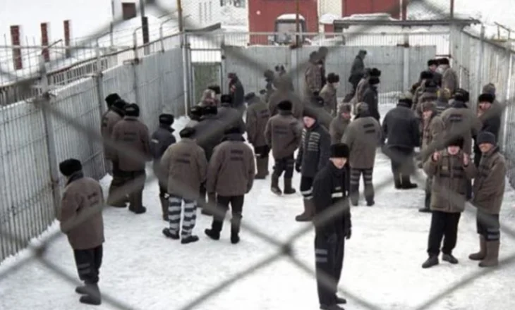 “Doktori Shpirtlig”- Ushtarëve ukrainas u fanitet tmerri i një burgu rus! Rrëfimi: Zvarritesha në dyshemenë e qelisë ndërsa më lëshonin qentë sipër!