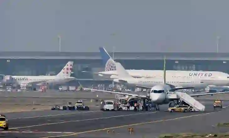 Dron mbi aeroportin e Brukselit, pezullohen fluturimet