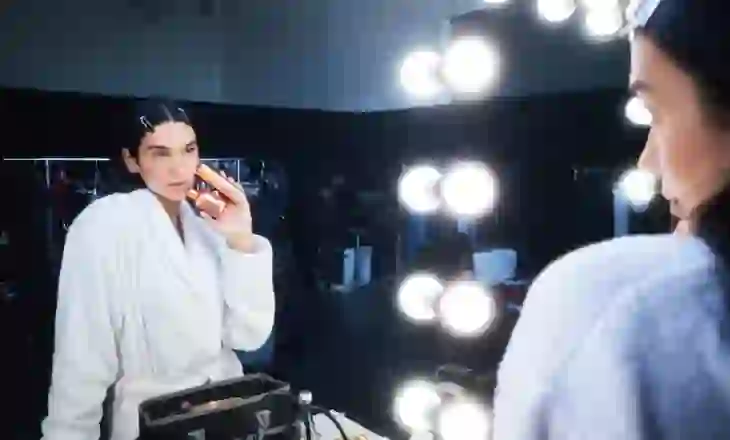 Dua Lipa hedh në treg linjën e produkteve të bukurisë