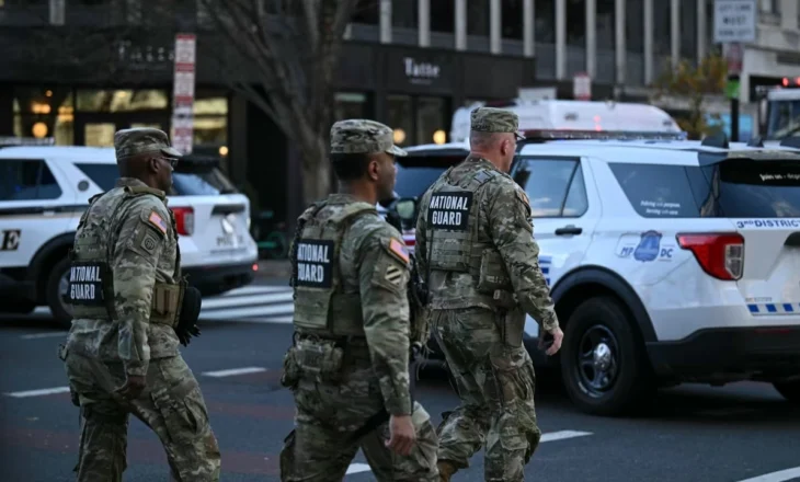 Dy ushtarë u qëlluan pranë Shtëpisë së Bardhë/ Trump kërkon dërgimin e 500 trupave shtesë të Gardës Kombëtare në Uashington