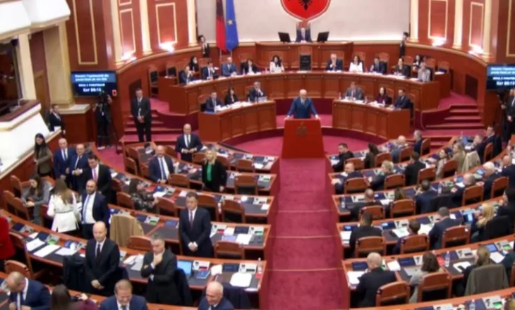 Dyshja dinjitoze përballë urdhrit të Gazment Bardhit