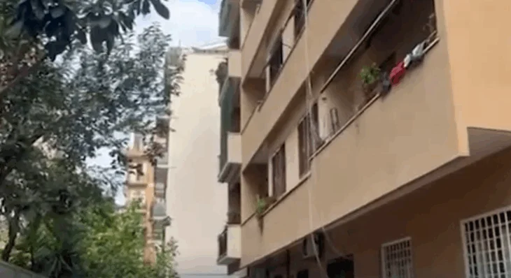 Dyshohet se shtyu mikun e tij nga kati i tretë i hotelit, arrestohet 25-vjeçari shqiptar (EMRI)