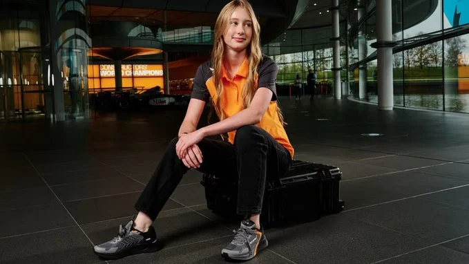 E bija e kampionit të botës bashkohet me McLaren