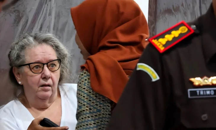 E dënuar me vdekje për trafik kokaine, falet dhe riatdhesohet gjyshja britanike