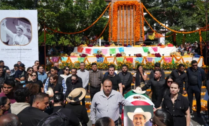 E qëlloi shtarë herë në mes të turmës, kryebashkiaku meksikan ekzekutohet gjatë festimeve të Ditës së të Vdekurve