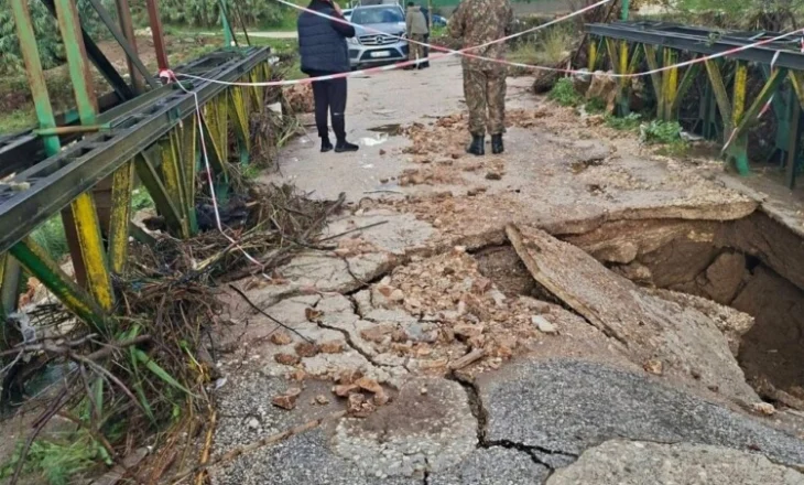 E rindërtuar para tre vitesh, ura e Metoqit në Sarandë dëmtime të rënda pas përmbytjeve gjatë kësaj jave