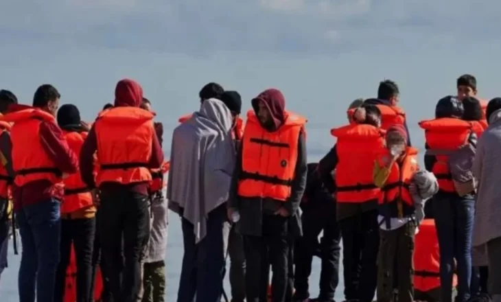 Emigrantëve iu vështirësohet jeta, qeveria britanike merr masa të reja shtrënguese për të dekurajuar emigracionin në ishull