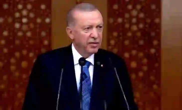 Erdogan do të zhvillojë bisedë telefonike me Putin të hënën, në fokus lufta në Ukrainë