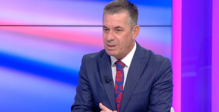 “Është një varr i pambyllur”/ ’21 janari’, reagon ashpër analisti: Ia ka borxh edhe vetvetes, këtë vrasje ndërgjegje