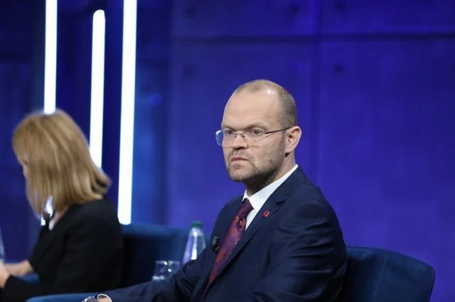 “Është rrezik potencial për të prishur…”/ Kandidati sulmon ashpër Ballukun: Duhet të arrestohet një moment e më parë