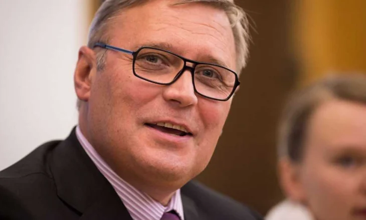 Etiketohet si “agjent i huaj”- Rusia shton në listën e terroristëve ish-kryeministrin, Mikhail Kasyanov