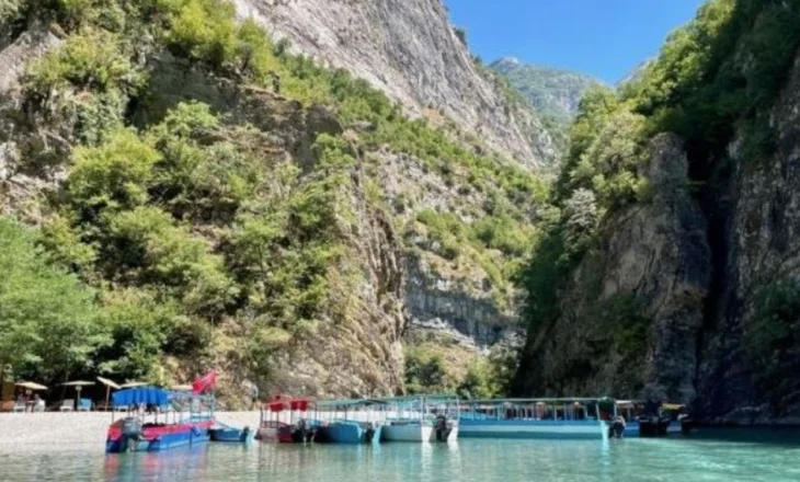 “Express”: Shqipëria, “Tajlanda e Evropës”, një parajsë tropikale vetëm pak orë larg nga Britania e Madhe