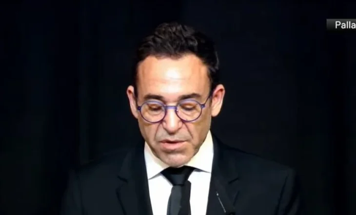 “Faleminderit kampion”- Djali i Fatos Nanos përlotet gjatë homazheve: Na dhe mësim me forcën e shembullit