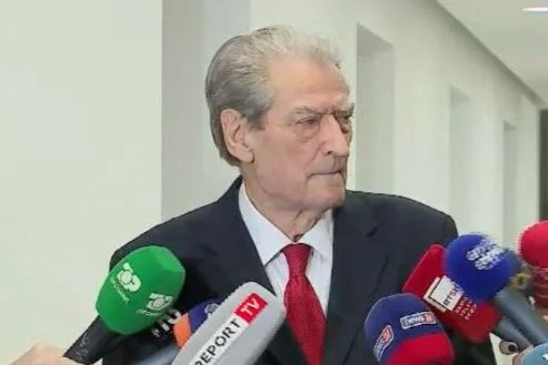 ‘Farsa duhet luftuar’, Berisha/ Falenderoj kandidatët e pavarur për guximin që treguan