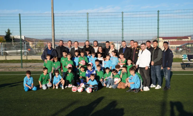 Fëmijët e Luginës së Preshevës pajisen me bazë materiale nga Shqipëria