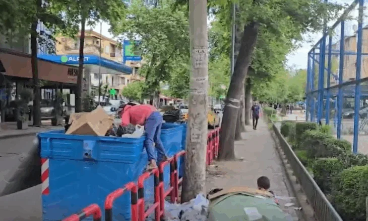 Fëmijët mbledhin sasi të mëdha barnash nga koshi i plehrave pranë spitalit. Ku i çojnë?