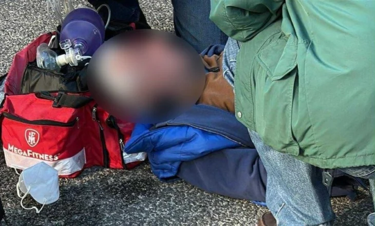 Fermerët ‘luftë’ me policinë/ Çajnë kordonët dhe pushtojnë rrugët; ç’po ndodh në Greqi