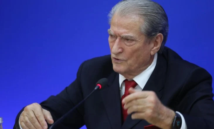 Festa e Flamurit/ Uron kreu i PD Berisha: Të çlirojmë sa më shpejt Shqipërinë nga regjimit i Pashiqit të Tiranës 