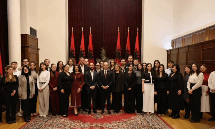 Festat e nëntorit, Begaj takim me përfaqësuesit e Diasporës