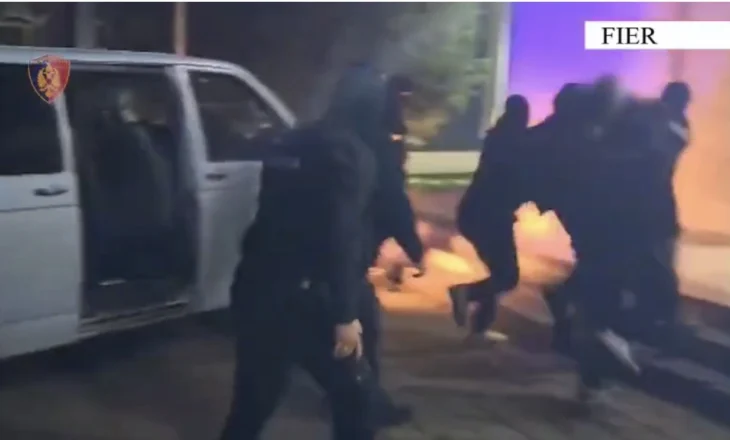 FIER – FINALIZOHET OPERACIONI POLICOR “PATHWAY” / ARRESTOHET 57-VJEÇARI I ARMATOSUR, I DËNUAR MË PARË PËR VRASJE