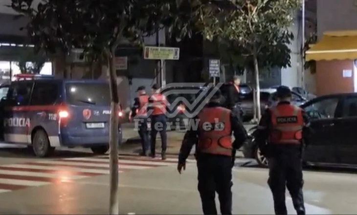 Fier – Konflikt për parkimin e makinës përfundon me plagosje, Policia në kërkim të autorit