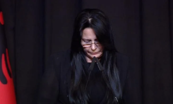 Fjalim prekës/ Xhoana Nano mes lotëve: Sot është dita më e errët e jetës, shpresa e zhgënjime…