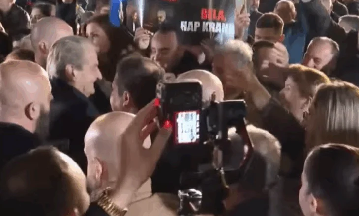 “Foltorja 2″/ Nis protesta e opozitës para Kryeministrisë