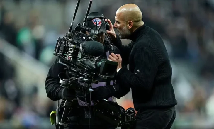 FOTO/ Humbja ndaj Newcastle “tërbon” Guardiola-n, kapet me kameramanin