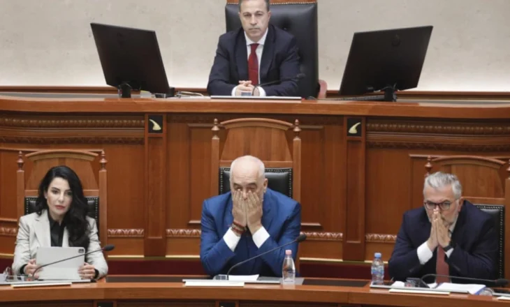 FOTOLAJM / Berisha në SPAK për 21 Janarin, Rama shfaqet në Parlament për buxhetin