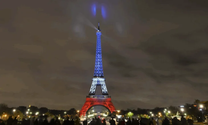 Franca përkujton sulmet/ Një dekadë nga terrori i 13 nëntorit, mbi 130 viktima dhe 400 të plagosur