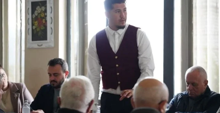 “Gabriel Guma super djalë, 900 votat i ka personale”, Roland Bejko: Qelbësirat e PD i zbuluan ambicien. Ata që ditën i venë për foto dhe në darkë bëjnë biznes me kundërshtarët e tij