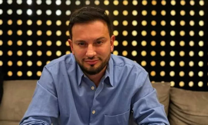 Gazetari Elton Tozaj paditet nga Klea dhe Elgiti?