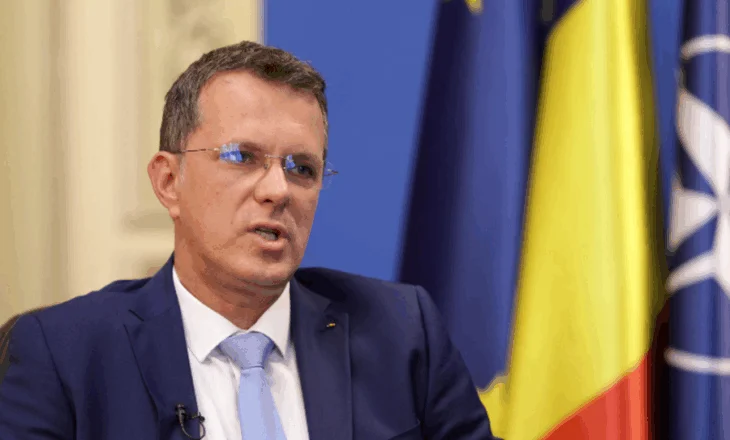 Gënjeu në CV, jep dorëheqjen ministri i Mbrojtjes