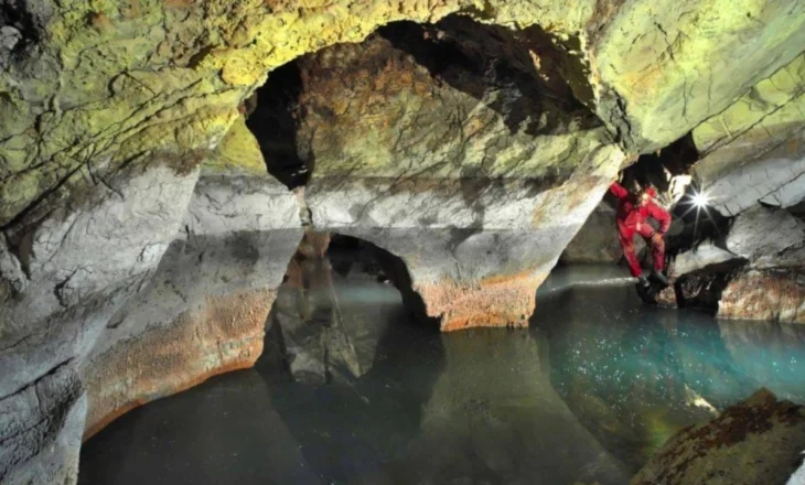 Gjenden mbetje kockore në Shpellën e Kopiles në Leskovik, dyshohen të jenë njerëzore
