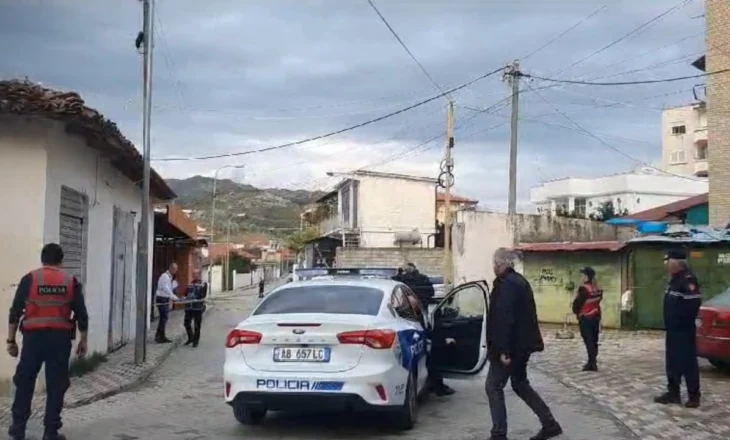 Gjendet i pajetë një person pranë hekurudhës në Peqin, dyshohet se…