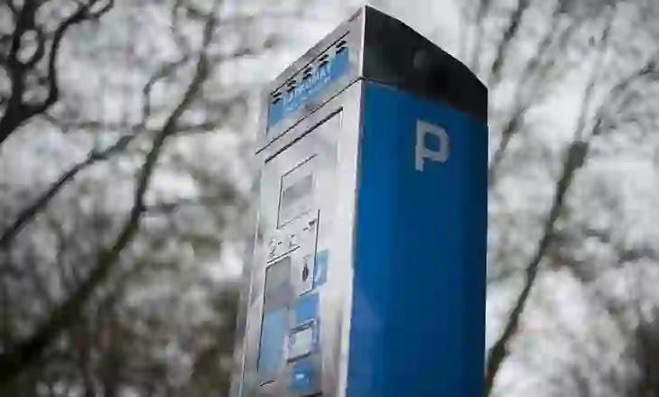 Gjermani/ Vodhën mbi 1 milion euro nga parkimi, pranga zyrtarit bashkiak dhe bashkëshortes së tij