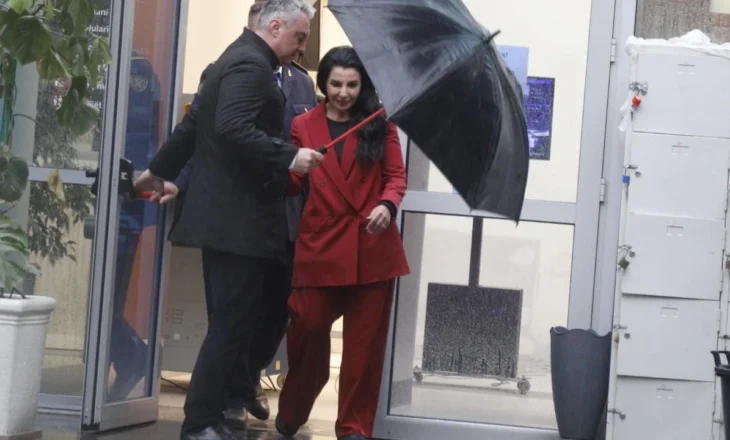 GJKKO lë në fuqi vendimin për pezullimin nga detyra të zv.kryeministres Belinda Balluku, arrest shtëpie për dy vartësit e saj