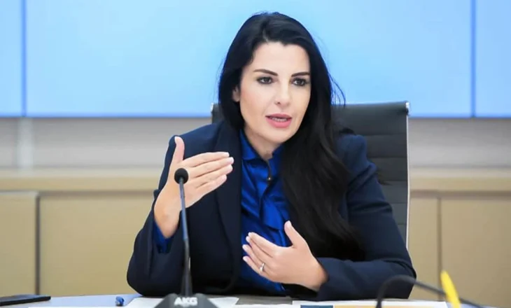 Gjykata e Posaçme me ‘dorë të hekurt’ ndaj Ballukut/ E pezullon nga detyra dhe e ndalon të dalë jashtë vendit