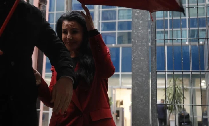 Gjykata Kushtetuese shtyn seancën paraprake për pezullimin e Ballukut nga detyra, më 2 dhjetor vendoset nëse ankimi…