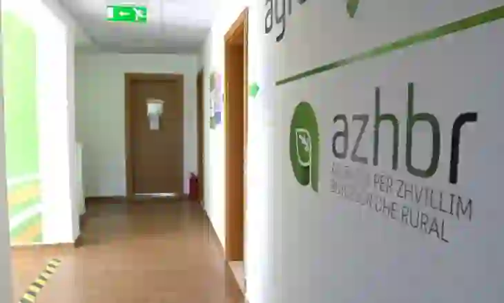 Gjykata pezullon nga detyra inspektorët e AZHBR, për përfitime personale manipulonin numrin e matrikujve