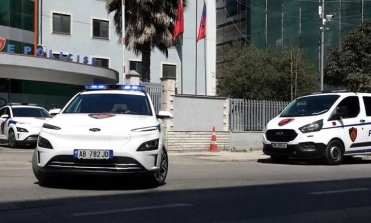 Goditi me grusht mjekun në vendin e punës, arrestohet 49-vjeçari në Shijak