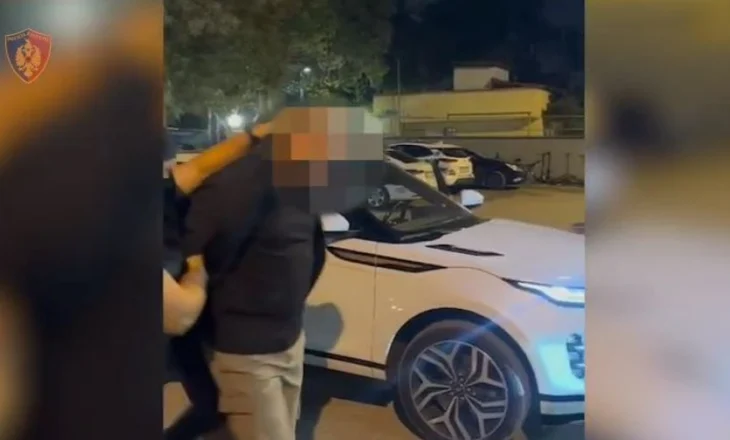 Goditi me grushte efektivin e burgjeve, arrestohet 32-vjeçari pas disa muajsh në arrati! Në pranga edhe 4 të tjerë, ja arsyeja