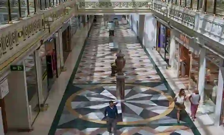 Grabitje spektakolare në Madrid! Si vodhi mbi 2 mijë bizhuteri luksoze gjatë “blackout”-it energjitik