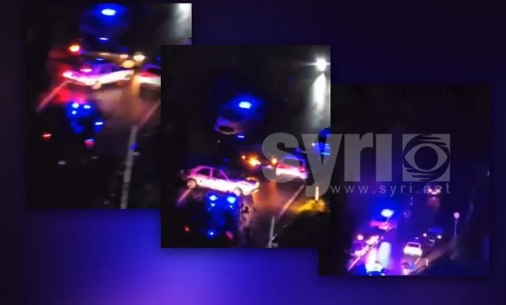 Gramsh/ Automjeti del nga rruga pranë urës së Çekrezit, drejtuesi shpëton pa lëndime