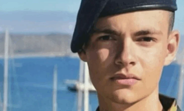 Greqi, 19 vjeçari vdes në krye të detyrës/ Shkak, shpërthimi i një granate dore