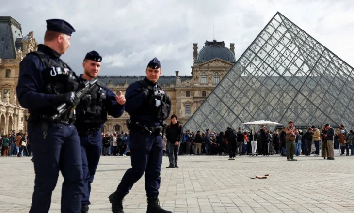 Hajdutë amatorë pas vjedhjes së bujshme në Louvre, prokuroria: Një çift me fëmijë mes të arrestuarve