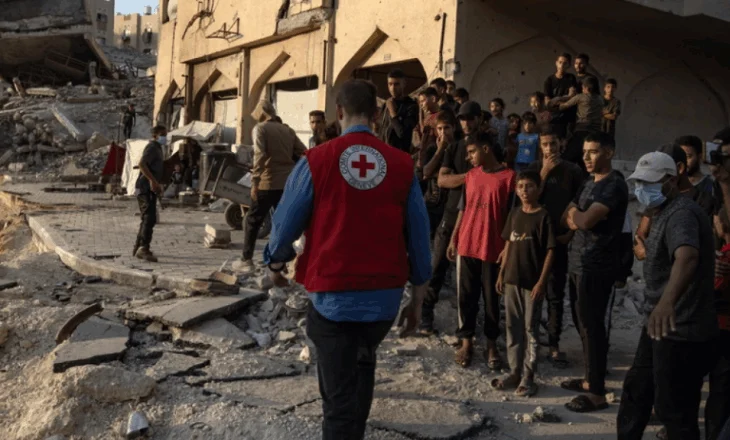 Hamasi njoftoi se do të dorëzojë trupin e një pengu izraelit