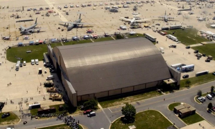 Hapën pakon e dyshimtë me pluhur të bardhë, 7 persona në një bazë ushtarake në SHBA përfundojnë në spital